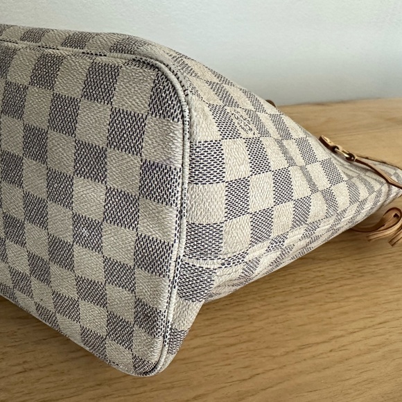 Louis Vuitton Neverfull MM tote bag in Damier Azur - Picture 14 of 15